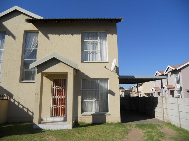 2 Bedroom Duplex for Sale For Sale in Vanderbijlpark - Private Sale - MR092292