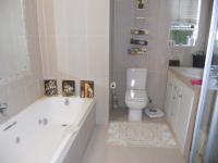 Main Bathroom - 6 square meters of property in Three Rivers