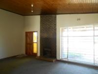 Lounges - 37 square meters of property in Lydenburg