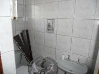 Main Bathroom - 2 square meters of property in Queensburgh