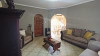 Lounges - 26 square meters of property in Christoburg