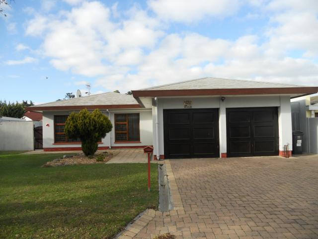 4 Bedroom House for Sale For Sale in Monte Vista - Home Sell - MR092647