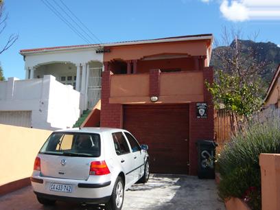 2 Bedroom House for Sale For Sale in Cape Town Centre - Private Sale - MR09282