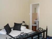 Main Bedroom - 17 square meters of property in Crystal Park