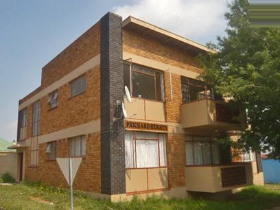 1 Bedroom Apartment for Sale For Sale in Krugersdorp - Private Sale - MR09301