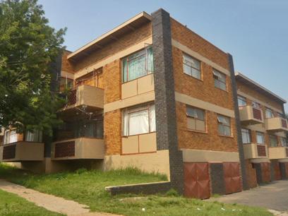 2 Bedroom Apartment for Sale For Sale in Krugersdorp - Private Sale - MR09302