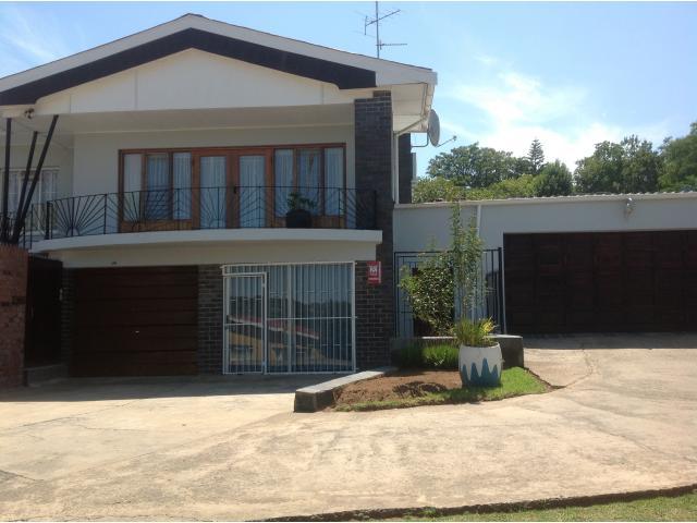 4 Bedroom House for Sale For Sale in King Williams Town - Home Sell - MR093206