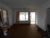 Lounges - 17 square meters of property in Bashewa