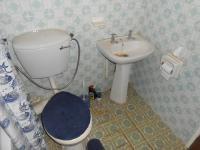 Bathroom 1 - 5 square meters of property in Bashewa