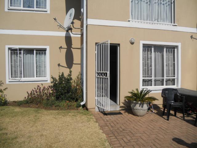 2 Bedroom Sectional Title for Sale For Sale in Boksburg - Private Sale - MR093503