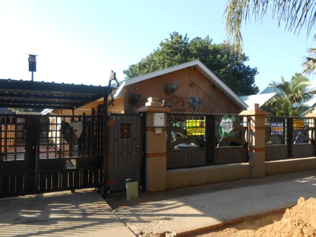 4 Bedroom House for Sale For Sale in Pretoria Gardens - Home Sell - MR093689