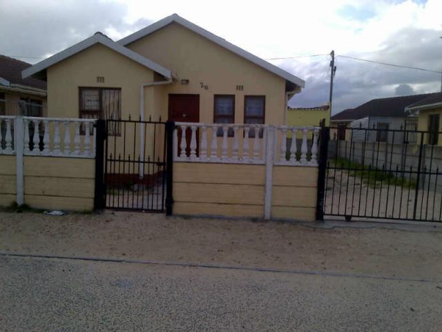 2 Bedroom House for Sale For Sale in Khayelitsha - Home Sell - MR093919