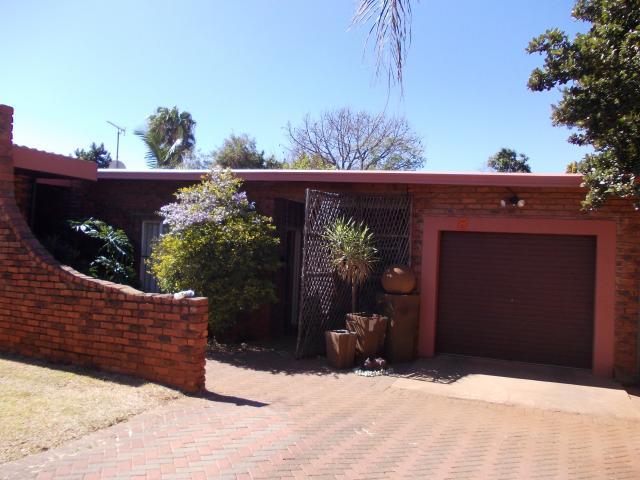 3 Bedroom House for Sale For Sale in The Orchards - Private Sale - MR094113