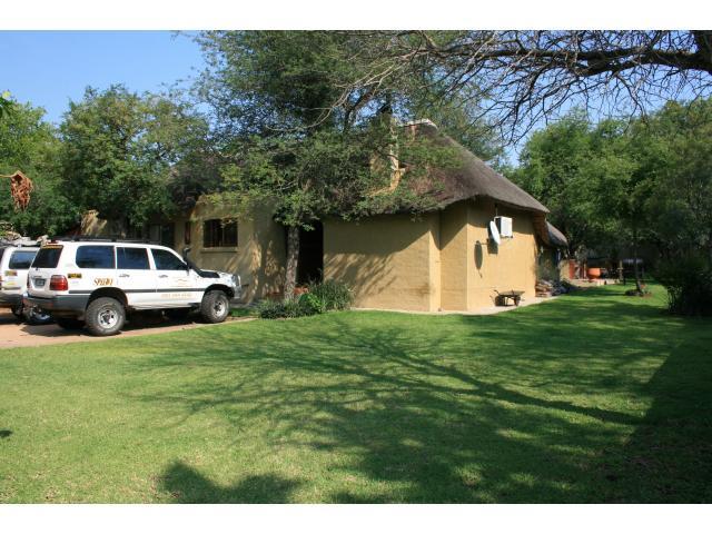 2 Bedroom House for Sale For Sale in Hoedspruit - Private Sale - MR094163