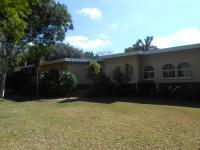 Front View of property in La Montagne