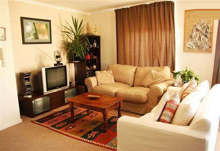 2 Bedroom Apartment to Rent in Vredehoek - Property to rent - MR09431