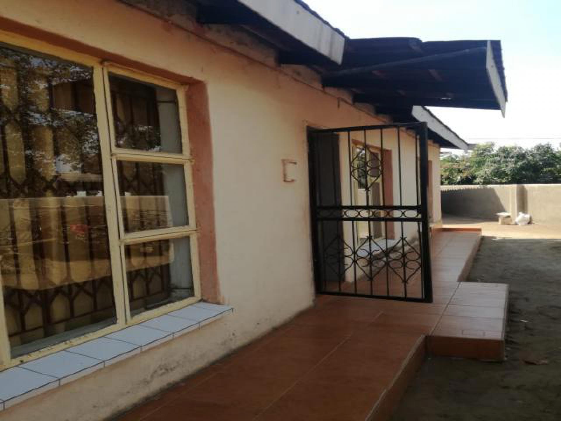 Front View of property in Namakgale
