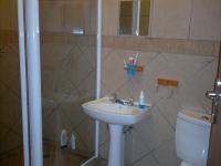 Bathroom 2 - 2 square meters of property in Rayton