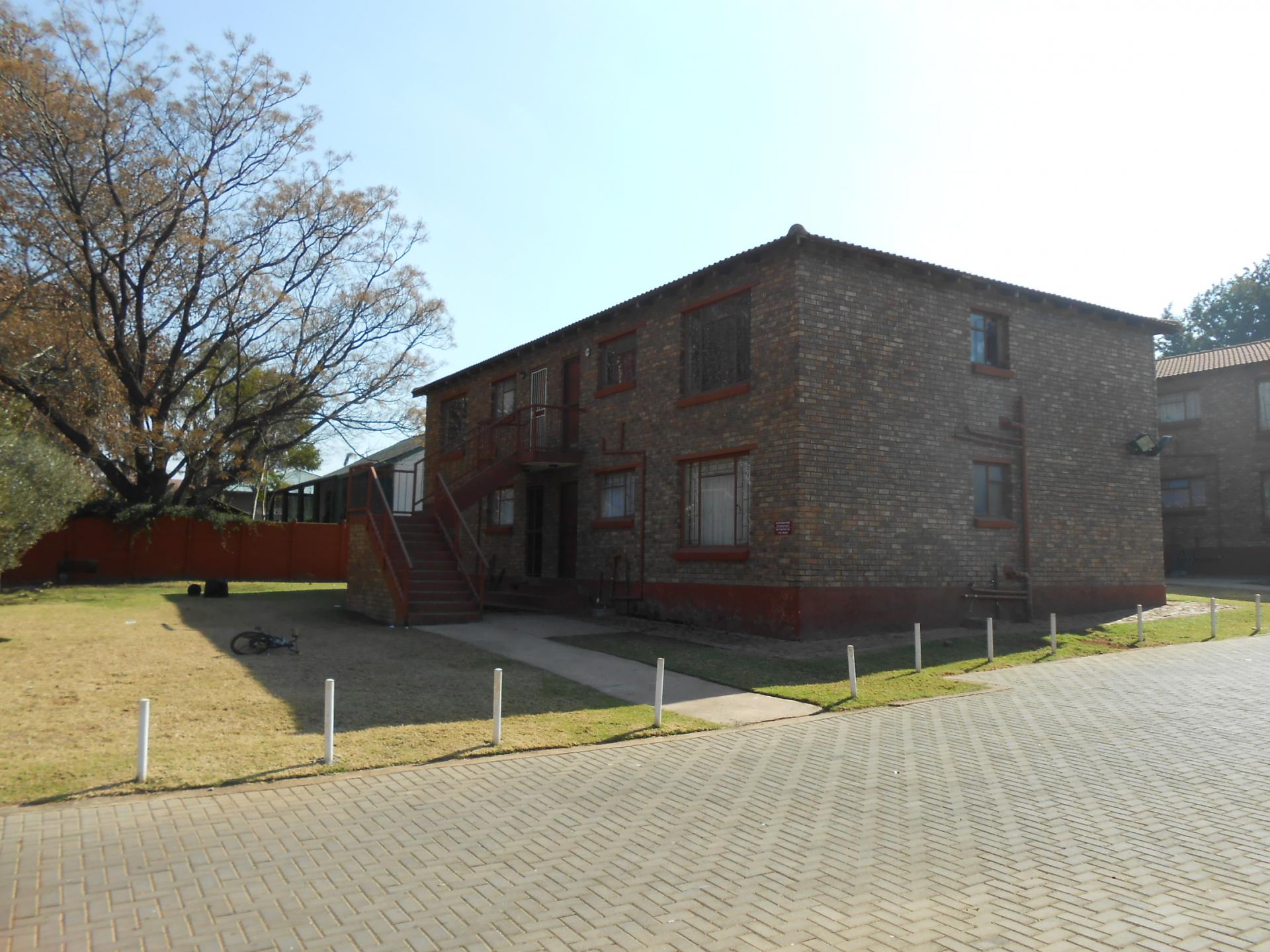 Front View of property in Mountain View