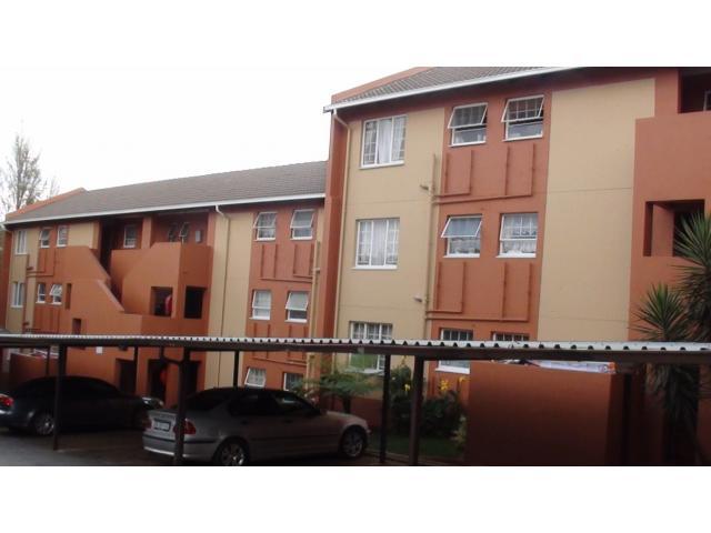 2 Bedroom Apartment for Sale For Sale in Weltevreden Park - Private Sale - MR094542