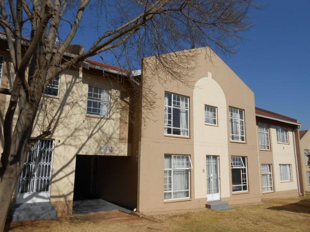 3 Bedroom House for Sale For Sale in Centurion Central - Home Sell - MR094578