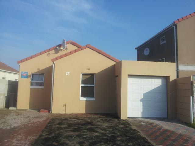 2 Bedroom House for Sale For Sale in Strandfontein - Private Sale - MR094644