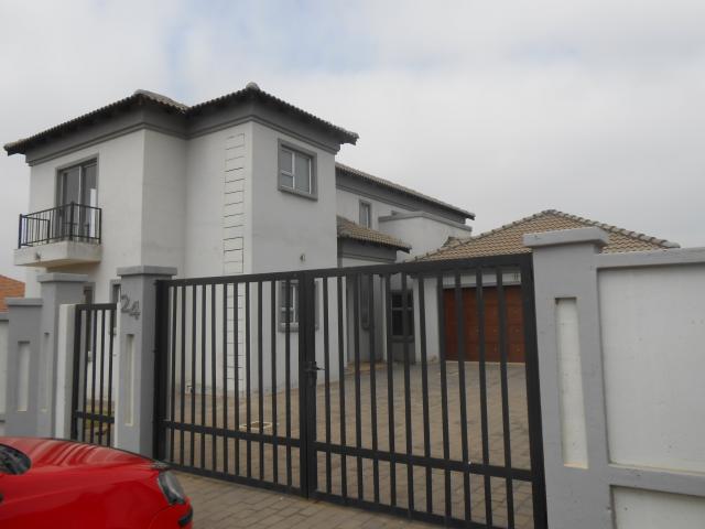 4 Bedroom House for Sale For Sale in Midlands Estate - Private Sale - MR094724