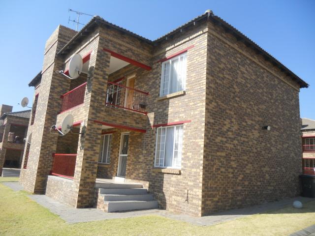 2 Bedroom Sectional Title for Sale For Sale in Midrand - Private Sale - MR094770