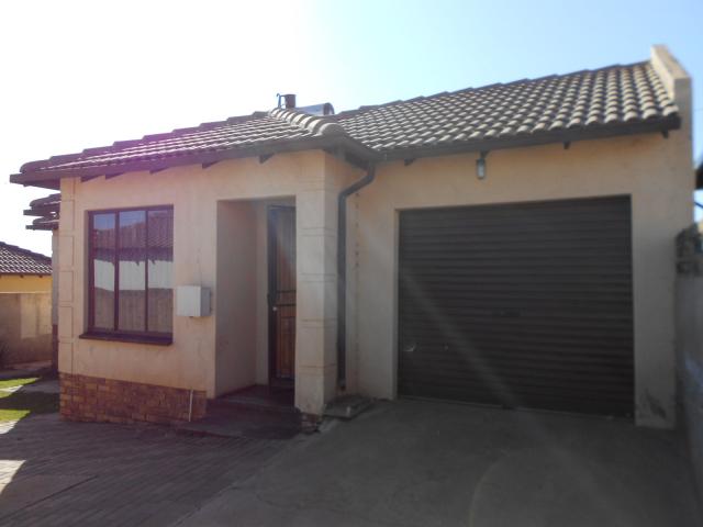 2 Bedroom House for Sale For Sale in Clayville - Home Sell - MR094775