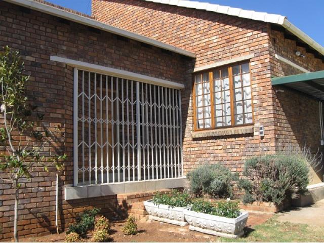 3 Bedroom House for Sale For Sale in Highveld - Private Sale - MR094852