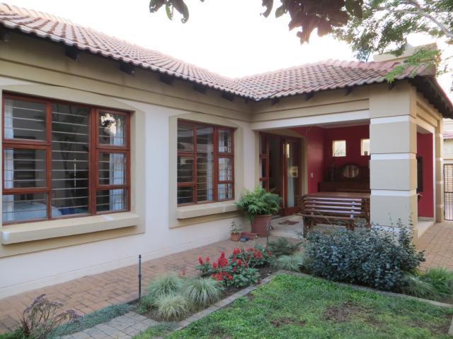 2 Bedroom Simplex for Sale For Sale in Equestria - Private Sale - MR094862