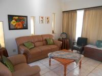 Lounges - 21 square meters of property in Rayton
