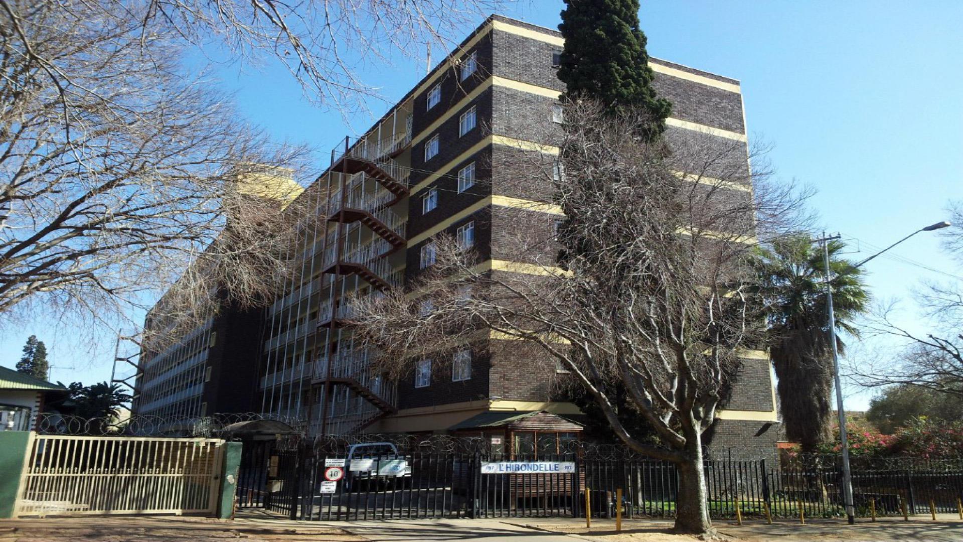Front View of property in Sunnyside