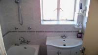 Bathroom 1 of property in Sunnyside