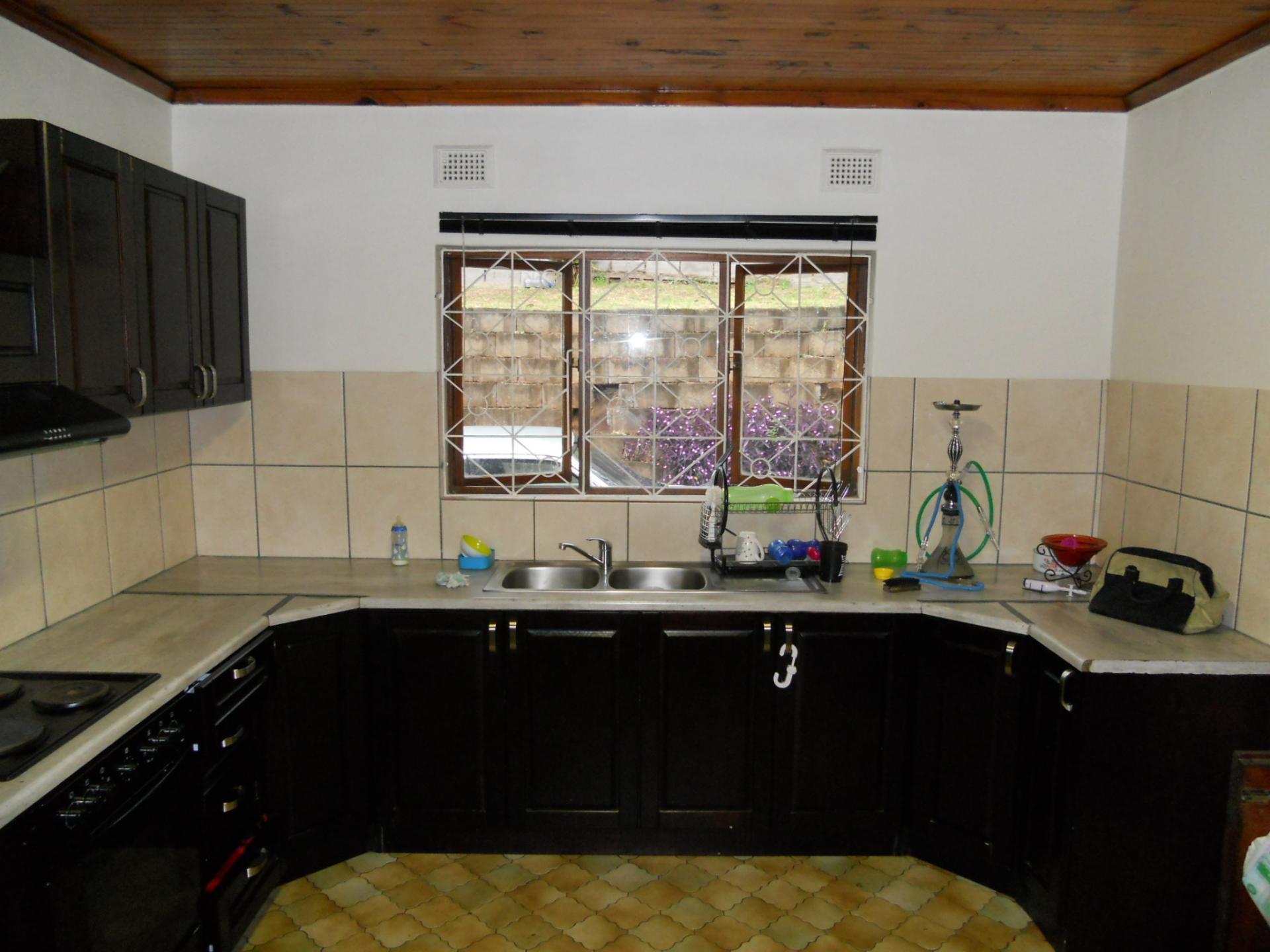 Kitchen - 25 square meters of property in Eshowe