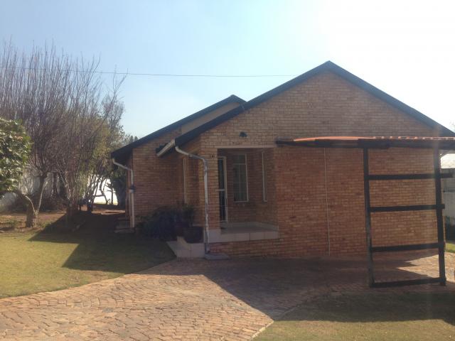 2 Bedroom House for Sale For Sale in Linden - Private Sale - MR095024