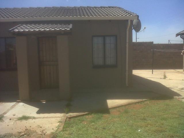 Front View of property in Protea Glen