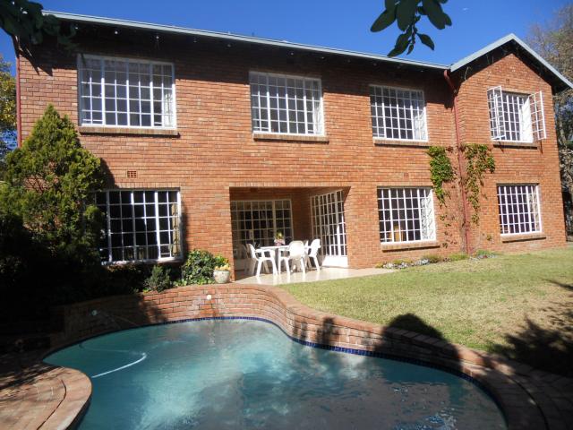 4 Bedroom House for Sale For Sale in Randpark Ridge - Home Sell - MR095115