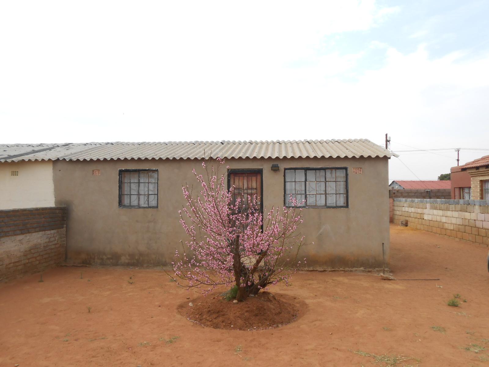 Front View of property in Randfontein