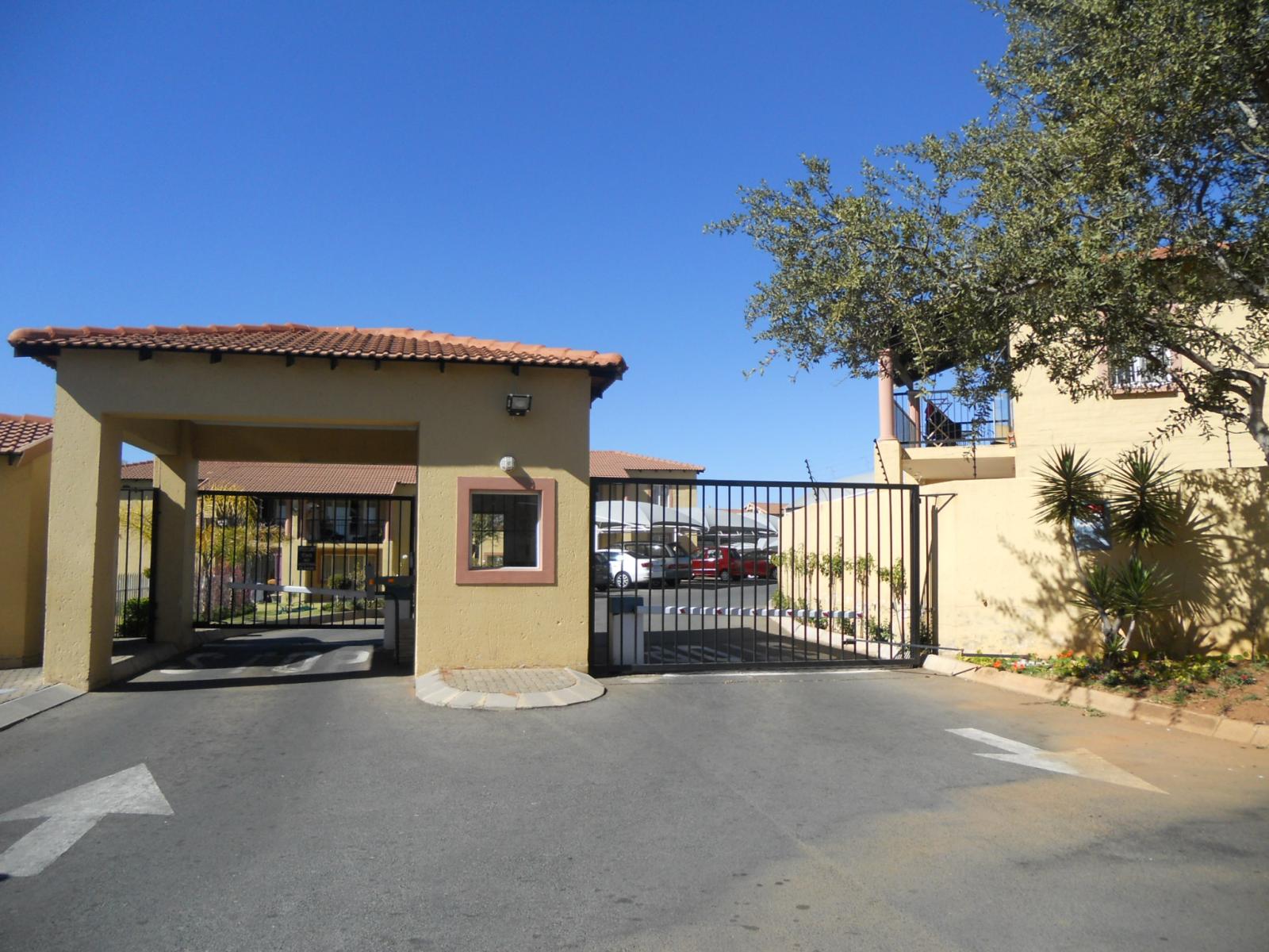 Front View of property in Sundowner