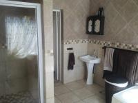Bathroom 1 - 10 square meters of property in Middelburg - MP
