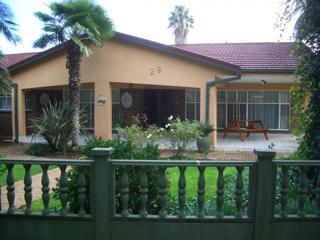 3 Bedroom House for Sale For Sale in Klerksdorp - Private Sale - MR095332