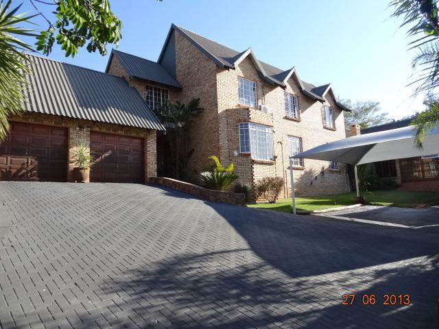 4 Bedroom House for Sale For Sale in Rustenburg - Home Sell - MR095399