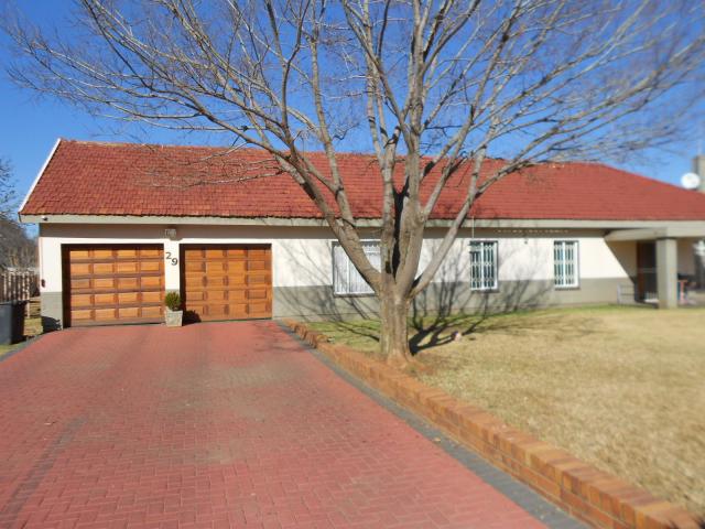 3 Bedroom House for Sale For Sale in Meyerton - Home Sell - MR095416