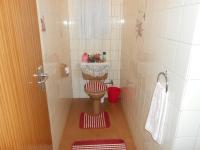 Bathroom 2 - 3 square meters of property in Graskop