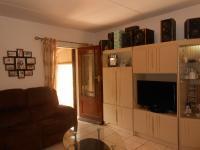 Lounges - 16 square meters of property in Breaunanda