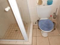 Main Bathroom - 5 square meters of property in Breaunanda