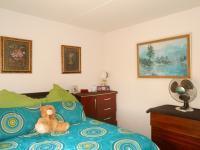 Main Bedroom - 14 square meters of property in Breaunanda