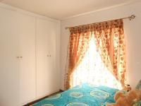 Main Bedroom - 14 square meters of property in Breaunanda