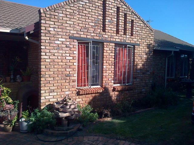 3 Bedroom House for Sale For Sale in Kempton Park - Private Sale - MR095594
